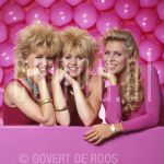 25-05-1982 Luv, Marga Scheide at studio in Amsterdam.

[keywords]Posed, Half Length, Eyecontact, Smiling, Singers[/keywords]